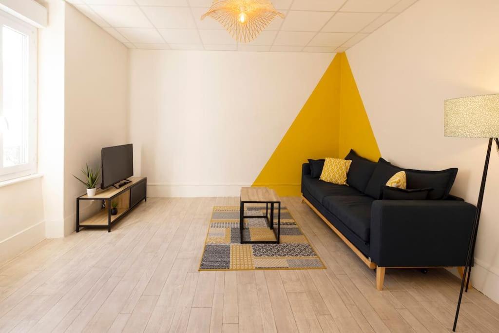 Le Cosy C - T2 Tout Equipe - Centre-Ville Gare Montluçon Exteriör bild